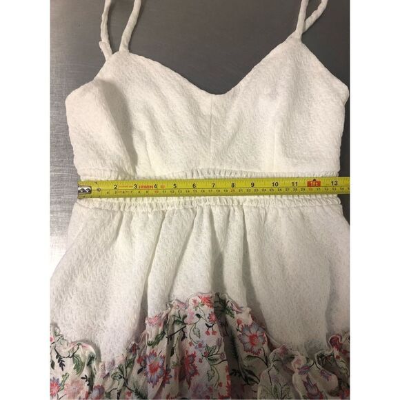 Maurices Women’s Floral Hem Smocked V Neck Peplum Camisole Tank Top Size M NWT - Picture 4 of 7